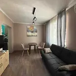 Aпартамент габи - център , тихо място , паркинг, Cash Only Stara Zagora