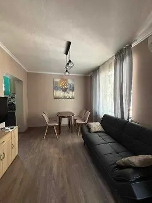 Aпартамент габи - център , тихо място , паркинг, Cash Only Stara Zagora