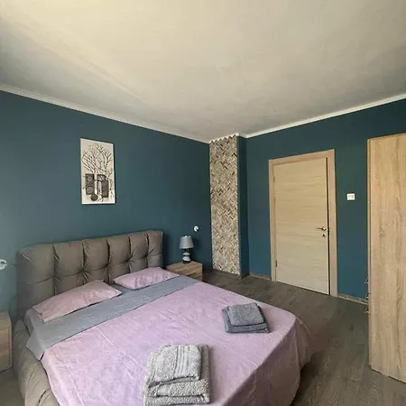 Aпартамент габи - център , тихо място , паркинг, Cash Only Apartment Stara Zagora