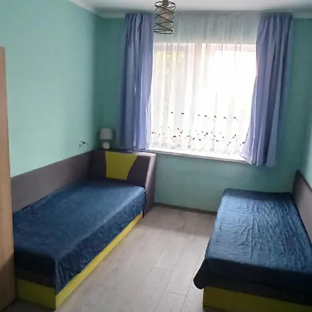 Aпартамент габи - център , тихо място , паркинг, Cash Only Apartment *