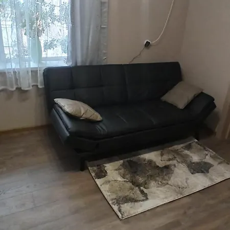 Aпартамент габи - център , тихо място , паркинг, Cash Only Apartment