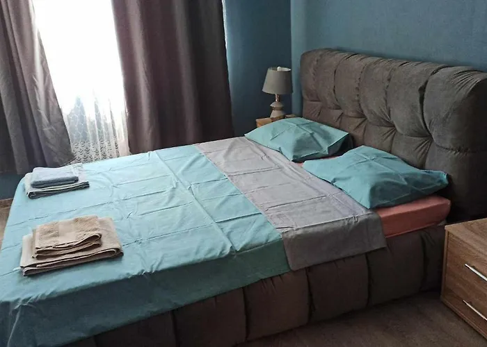 Aпартамент габи - център , тихо място , паркинг, Cash Only Appartement